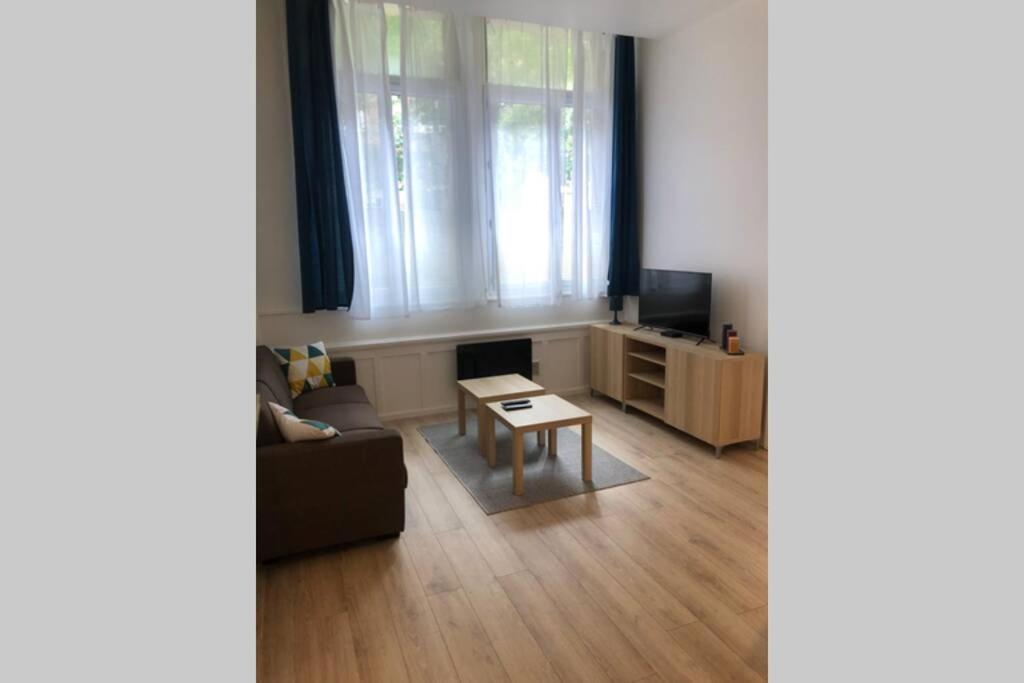 Joli 2 Pieces En Centre , Gare A 50 Metres Apartment *